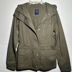 GAP Women's Utility Jacket in Olive Green - PREOWNED GREAT CONDITION - XS